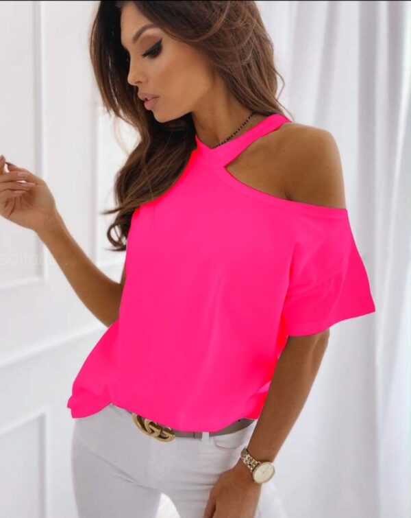 Дамска тениска изчистена с голо рамо цвят неон розово код T0026-4