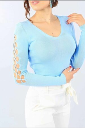 Дамска плетена блуза с отвори на ръкавите цвят синьо код B0020-1
