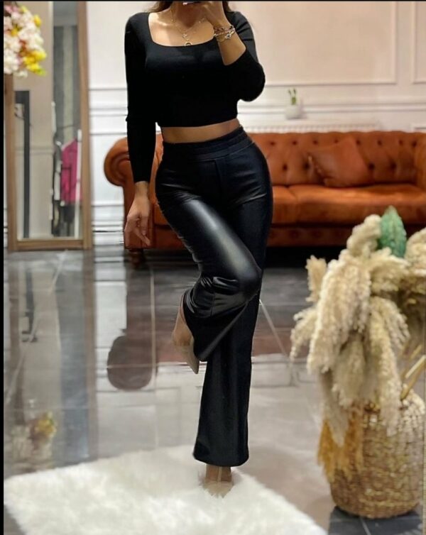 Дамски широк панталон от еко кожа в черен цвят код PN0002