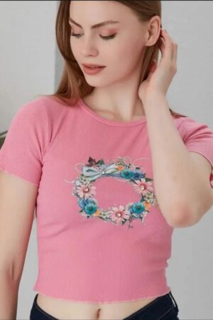 Дамска къса тениска с принт и декорация код T0195