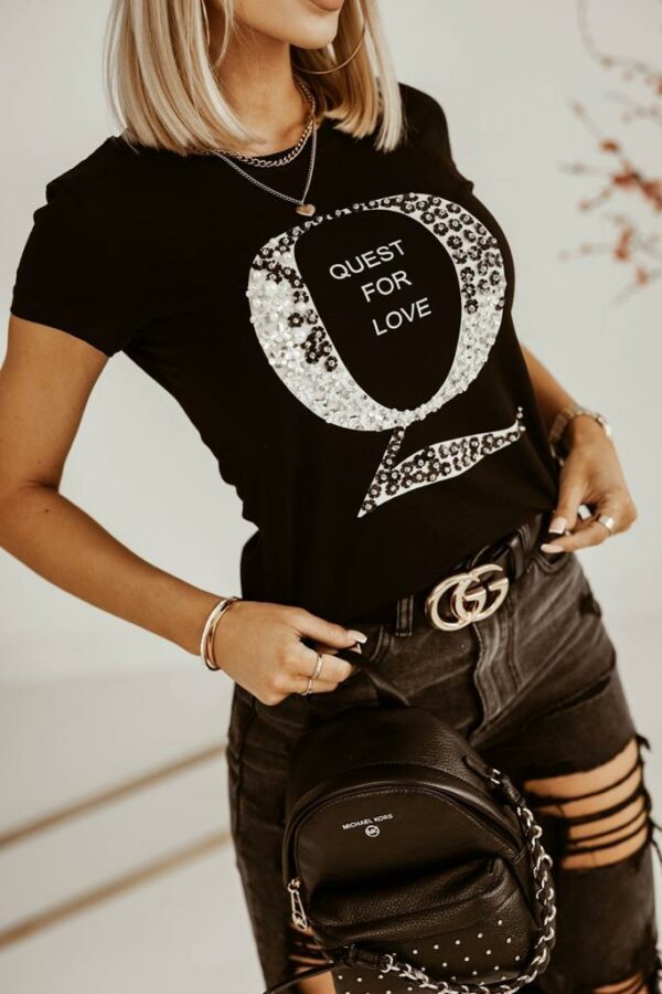 Дамска свободна тениска в черен цвят с декорация код T0169-1