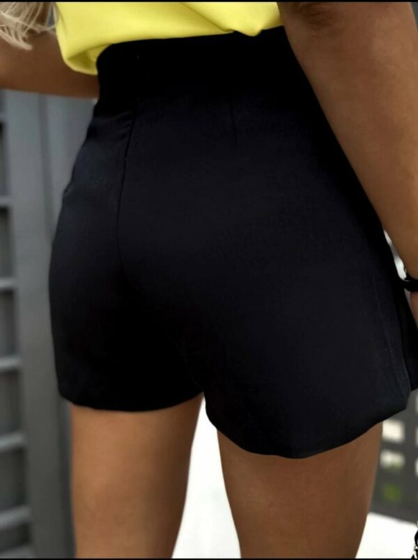 Дамски къс пола-панталон с колан код PN0011