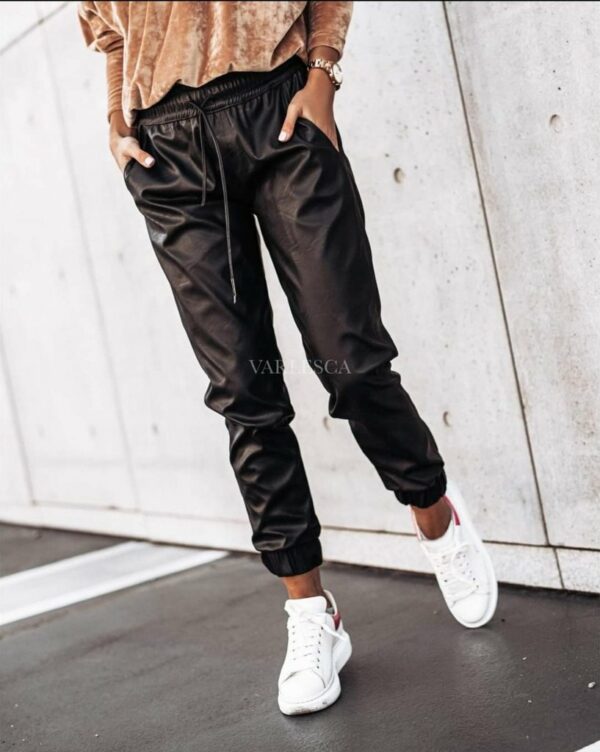 Дамски панталон от еко кожа в черен цвят код D0050-1